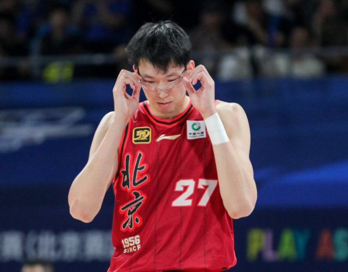 许利民：周琦眼睛初步检查不像去年那么严重 今晚肯定不打