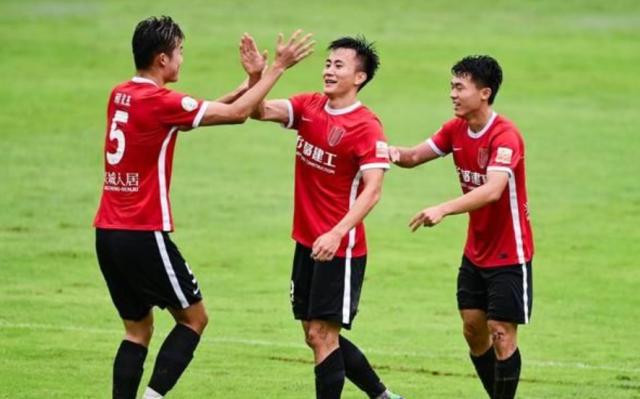 雷竞技CSGO-【中超】胡睿宝头球破门后送乌龙 成都2比2深圳